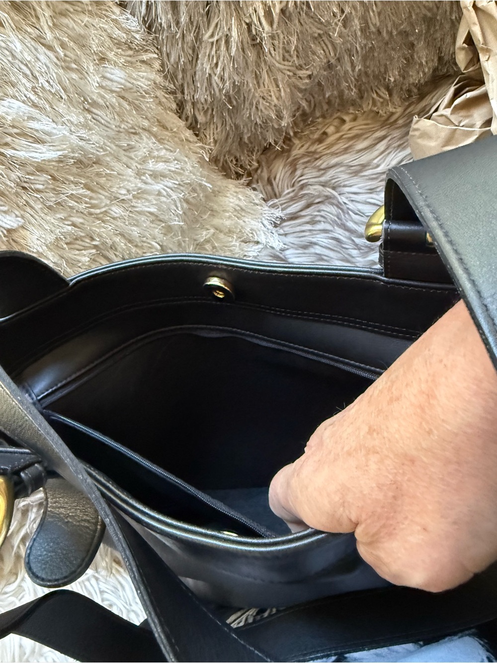 Gorgeous Coach Black Leather Shoulder Tote with Gold Hardware - Picture 8 of 9
